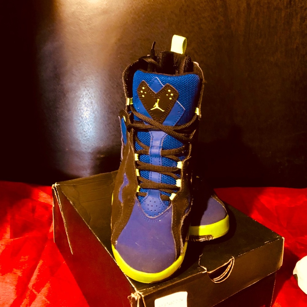 Size 7Y Air Jordan retro